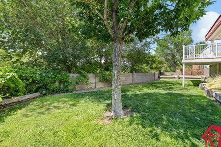 Desert Skyline Getaway - An Irvie Home Tijeras Exterior photo